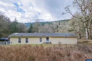 25045 Gap Rd, Brownsville, OR 97327 - Photo 24