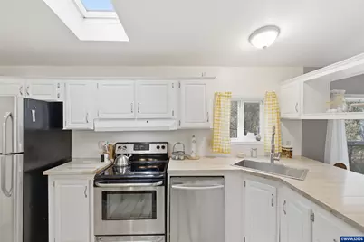 25045 Gap Rd, Brownsville, OR 97327 - Photo 8