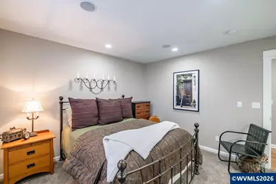 745 SE Glendover Ln, Dallas, OR 97338 - Photo 10