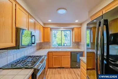 695 Fairview Av SE, Salem, OR 97302 - Photo 12