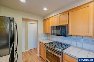 695 Fairview Ave SE, Salem, OR 97302 - Photo 14