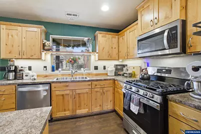 226 NW Sagan Lp, Sheridan, OR 97378 - Photo 8