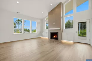 726 SE 42nd Pl, Newport, OR 97366 - Photo 4