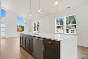 726 SE 42nd Pl, Newport, OR 97366 - Photo 8