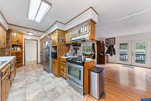 30202 Townsend Rd, Lebanon, OR 97355 - Photo 22