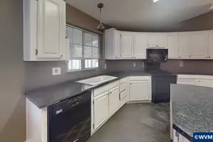 2120 Robins Ln, Salem, OR 97306 - Photo 20