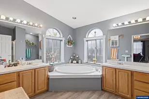 2120 Robins Ln, Salem, OR 97306 - Photo 24