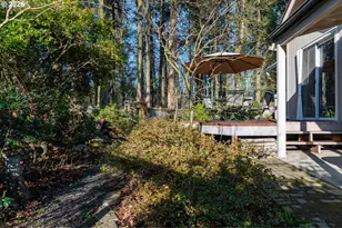 4366 Berry Ln, Eugene, OR 97404 - Photo 34