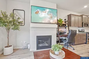 1933 NW Kent St St, McMinnville, OR 97128 - Photo 6