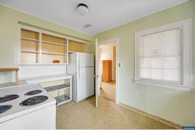 923 SW Ellis St, Dallas, OR 97338 - Photo 12