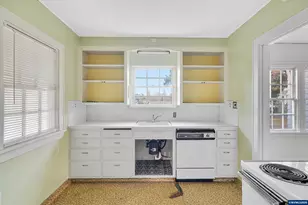 923 SW Ellis St, Dallas, OR 97338 - Photo 10