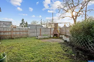 923 SW Ellis St, Dallas, OR 97338 - Photo 30