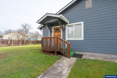 158 S Evergreen Av, Stayton, OR 97383 - Photo 2