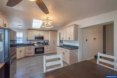 1177 Vaughan Ln, Lebanon, OR 97355 - Photo 4