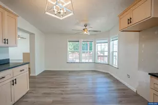 1177 Vaughan Ln, Lebanon, OR 97355 - Photo 10