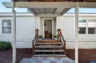 1201 SW 28th St, Redmond, OR 97756 - Photo 4