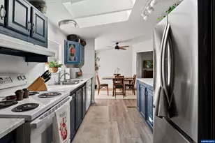 1201 SW 28th St, Redmond, OR 97756 - Photo 16