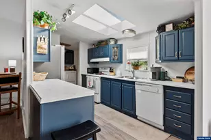 1201 SW 28th St, Redmond, OR 97756 - Photo 12