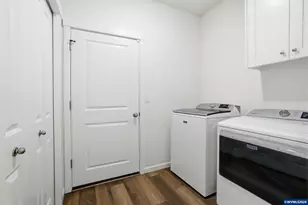 1631 SE Salmonberry Ave, Dallas, OR 97338 - Photo 10