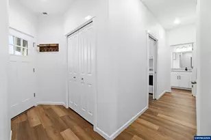 1631 SE Salmonberry Ave, Dallas, OR 97338 - Photo 8