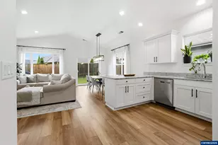 1631 SE Salmonberry Ave, Dallas, OR 97338 - Photo 12