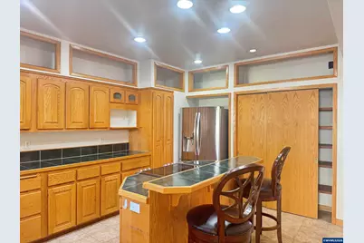 6898 Thurston Rd, Springfield, OR 97478 - Photo 8