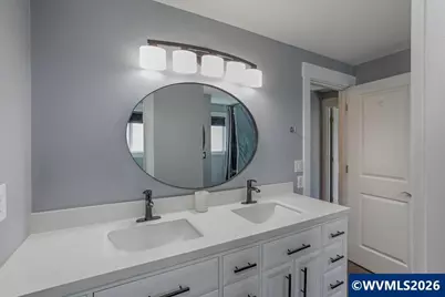 575 N Cascade Dr, Woodburn, OR 97071 - Photo 6