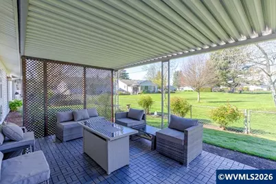 575 N Cascade Dr, Woodburn, OR 97071 - Photo 16