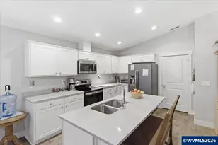 806 Wassom St, Lebanon, OR 97355 - Photo 12