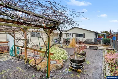 2160 Santiam Dr, Woodburn, OR 97071 - Photo 26