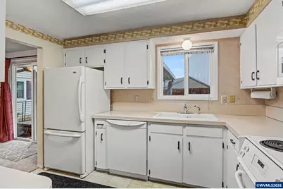 2160 Santiam Dr, Woodburn, OR 97071 - Photo 14