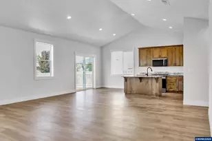 3238 NW 23rd Ave, Albany, OR 97321 - Photo 8
