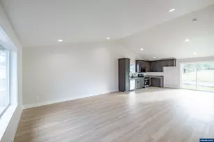 4435 Knotty Pne Ct, Sweet Home, OR 97386 - Photo 8