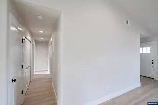 4435 Knotty Pne Ct, Sweet Home, OR 97386 - Photo 22