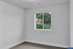 4410 Knotty Pne Ct, Sweet Home, OR 97386 - Photo 16