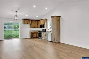 4410 Knotty Pne Ct, Sweet Home, OR 97386 - Photo 8