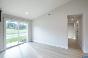 4410 Knotty Pne Ct, Sweet Home, OR 97386 - Photo 18