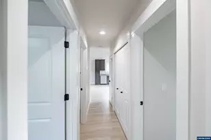 4410 Knotty Pne Ct, Sweet Home, OR 97386 - Photo 22