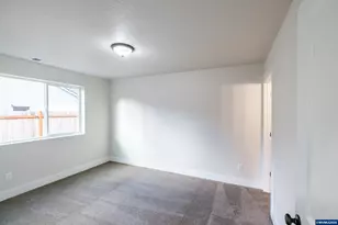 4410 Knotty Pne Ct, Sweet Home, OR 97386 - Photo 32
