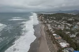 41 Fern St, Lincoln Beach, OR 97388 - Photo 38