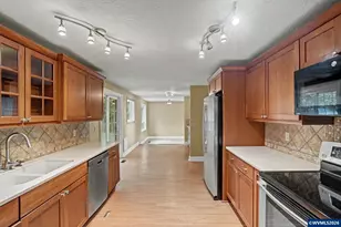 411 SW 9th St, Sublimity, OR 97385 - Photo 16