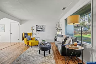 820 W Vista Ave S, Salem, OR 97302 - Photo 8