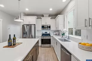 5498 NW Stardown Dr, Corvallis, OR 97330 - Photo 10