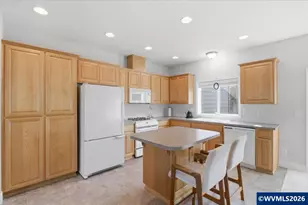 2066 NW Violet Ave, Albany, OR 97321 - Photo 16