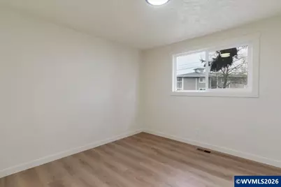 2440 S 2nd St, Lebanon, OR 97355 - Photo 16