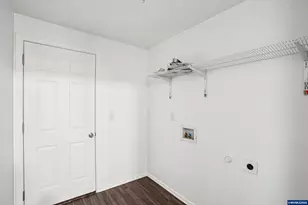 2315 SW Hannah Cir, McMinnville, OR 97128 - Photo 6