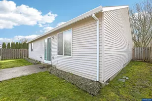 2315 SW Hannah Cir, McMinnville, OR 97128 - Photo 30