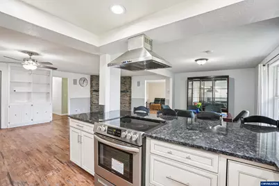 2095 Popcorn Ct NW, Salem, OR 97304 - Photo 10