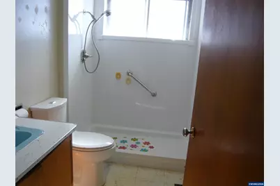 1371 B St, Independence, OR 97351 - Photo 14