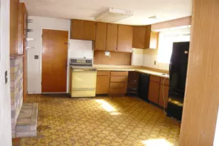 1371 B St, Independence, OR 97351 - Photo 8